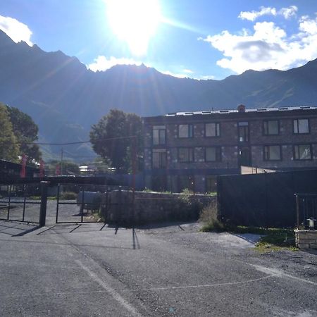 Aia Kazbegi Hotell Exteriör bild